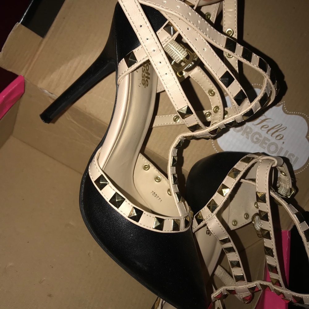 Heels 👠 - Picture 2 of 3